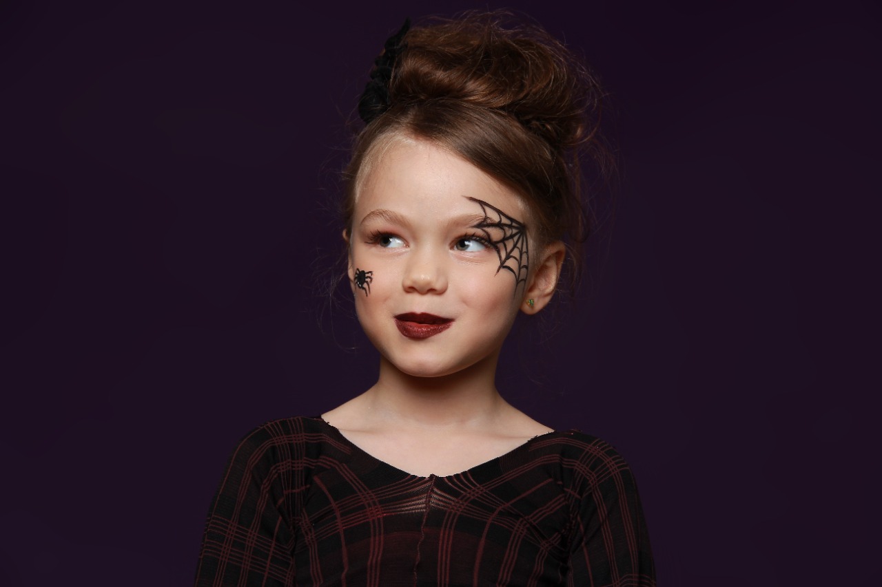 Maquiagem infantil: estamos transformando nossas crianças em