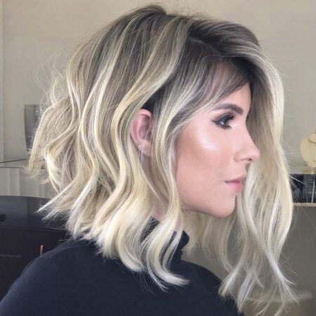 Corte de cabelo Long Bob 2024: Ideias para arrasar! mulher com cabelo cortado long bob