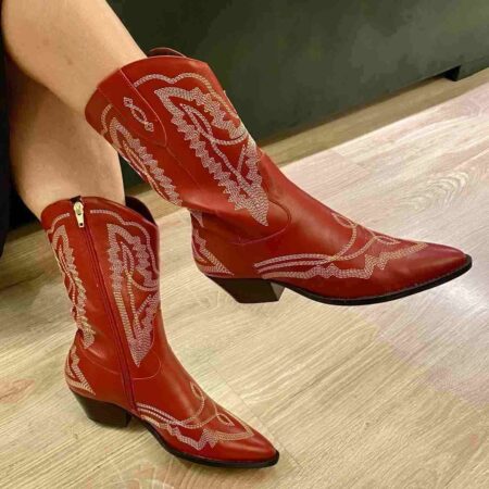 Botas Western para 2023 e 2024: Dicas e Modelos Tendências Botas Western vinho