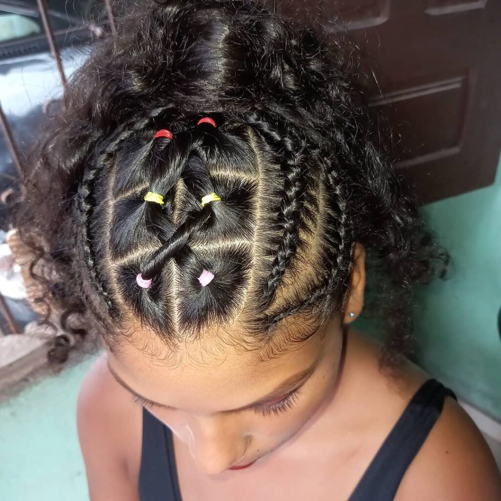 Penteado com liguinha na frente: Ideias simples para copiar