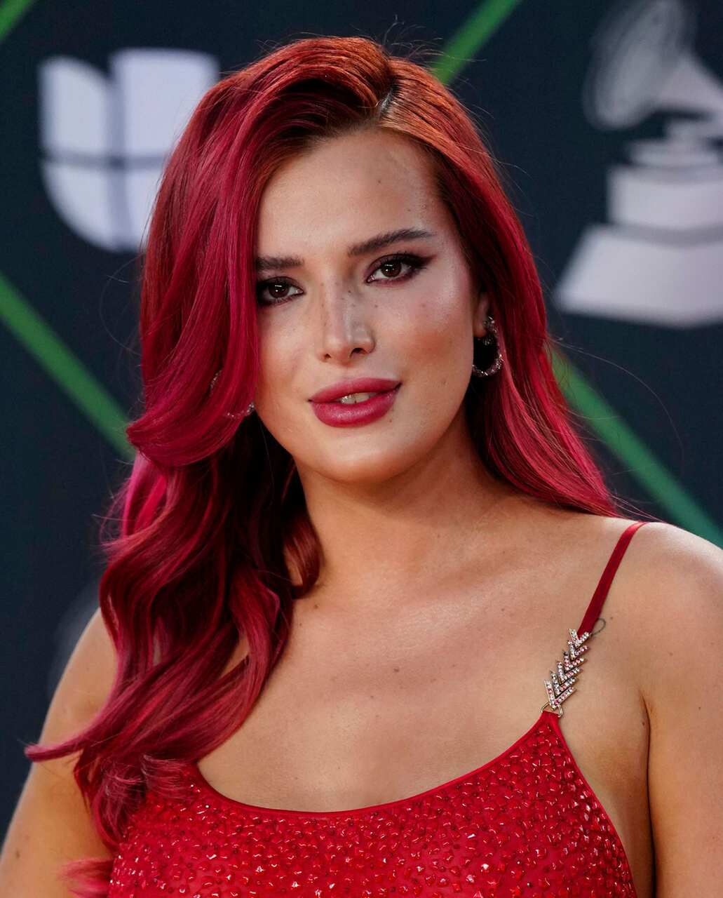 cabelo vermelho cereja
