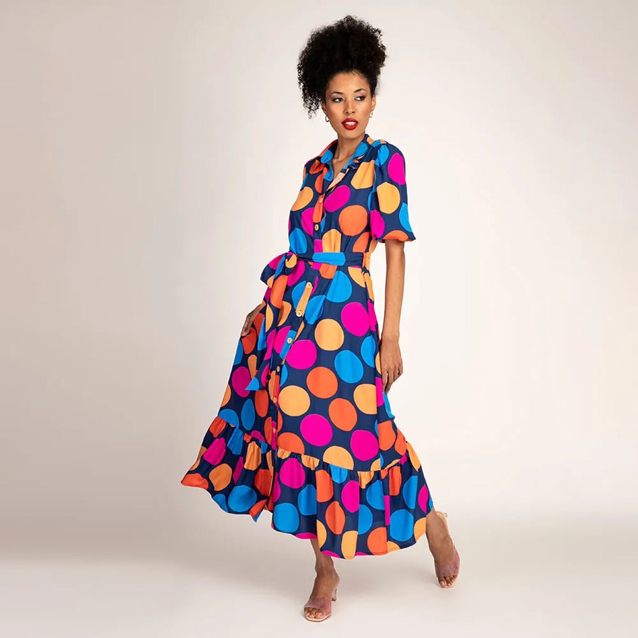 vestido de poá colorido