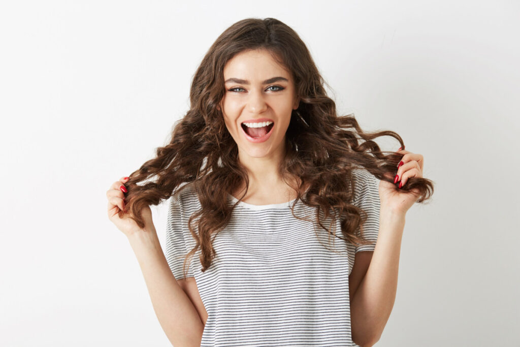 Como Finalizar Cabelo Ondulado 2024: Técnicas e Produtos