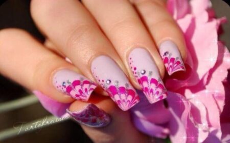 unhas decoradas para o dia da mulher 2024