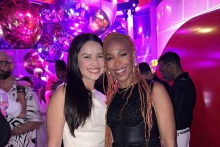 Juliette e Karol Conka posam juntas em festa e viram meme Juliette e Karol Conka posam juntas em festa e viram meme
