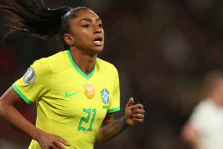 Kerolin, jogadora da seleção se empolga e solta palavrão ao vivo em cobertura das Olimpíadas Kerolin, jogadora da seleção se empolga e solta palavrão ao vivo em cobertura das Olimpíadas