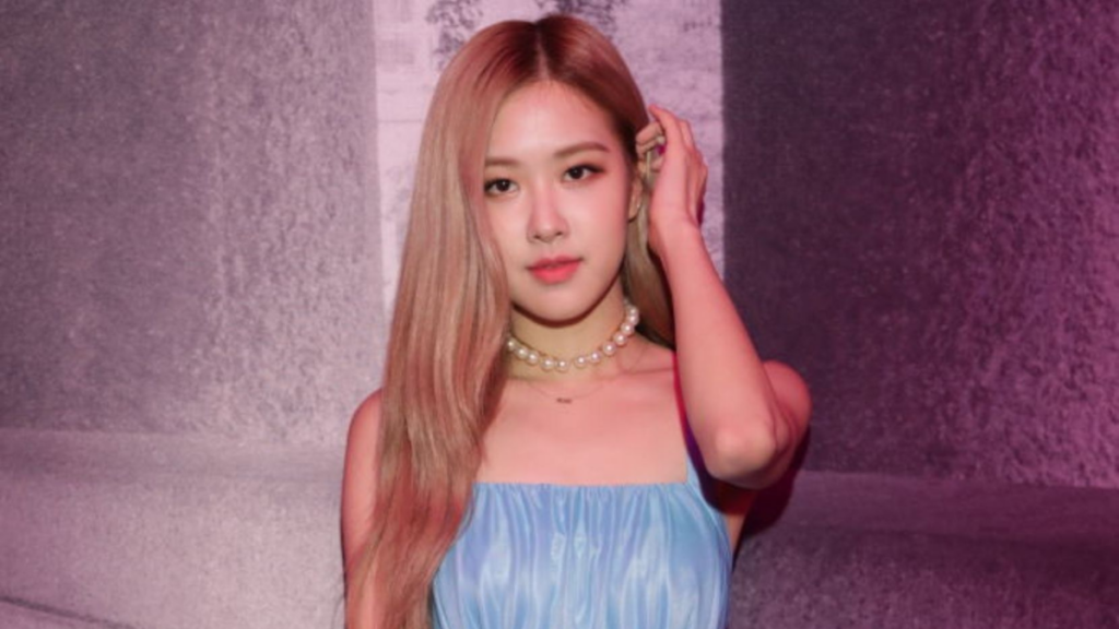 Rosé do Blackpink aposta em tendência ousada que será destaque em 2025, saiba detalhes Rosé do Blackpink aposta em tendência ousada que será destaque em 2025, saiba detalhes