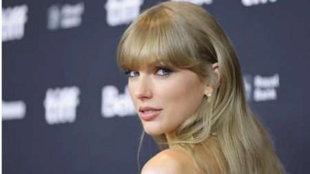 Taylor Swift chama atenção com casaco de grife, saiba o valor