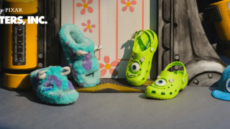 Coleção de Crocs inspirada em Monstros S.A. chega no Brasil
