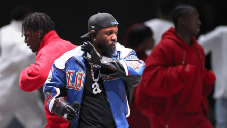 Kendrick Lamar resgata tendência de calça masculina no Super Bowl