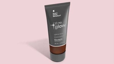 Quem disse, Berenice? lança base exclusiva com acabamento glow