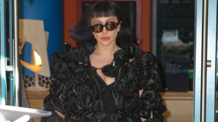 Lady Gaga usa óculos de sol de grife brasileira, saiba qual é Lady Gaga usa óculos de sol de grife brasileira, saiba qual é